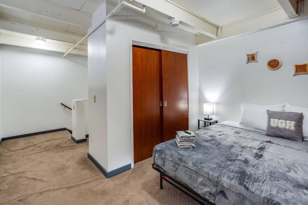 Centric Modern Loft W/ King Beds Leilighet Rochester Eksteriør bilde