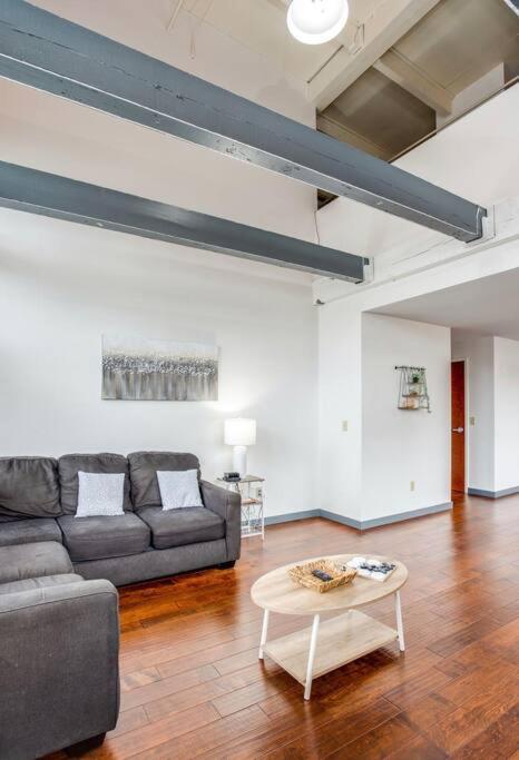 Centric Modern Loft W/ King Beds Leilighet Rochester Eksteriør bilde