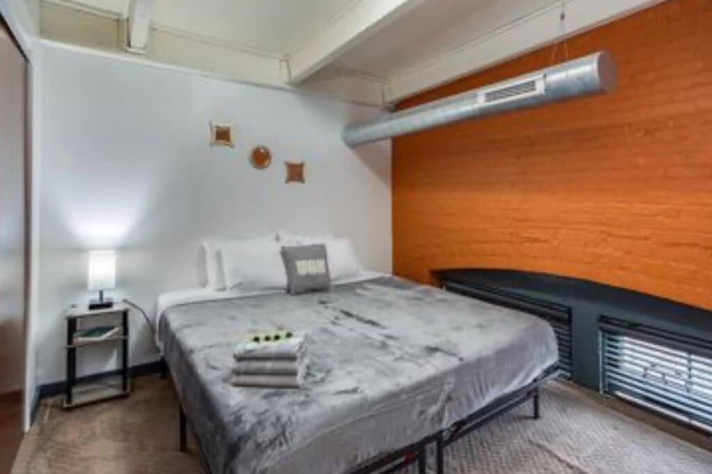 Centric Modern Loft W/ King Beds Leilighet Rochester Eksteriør bilde