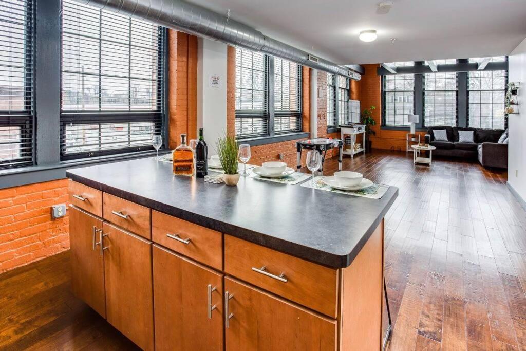 Centric Modern Loft W/ King Beds Leilighet Rochester Eksteriør bilde